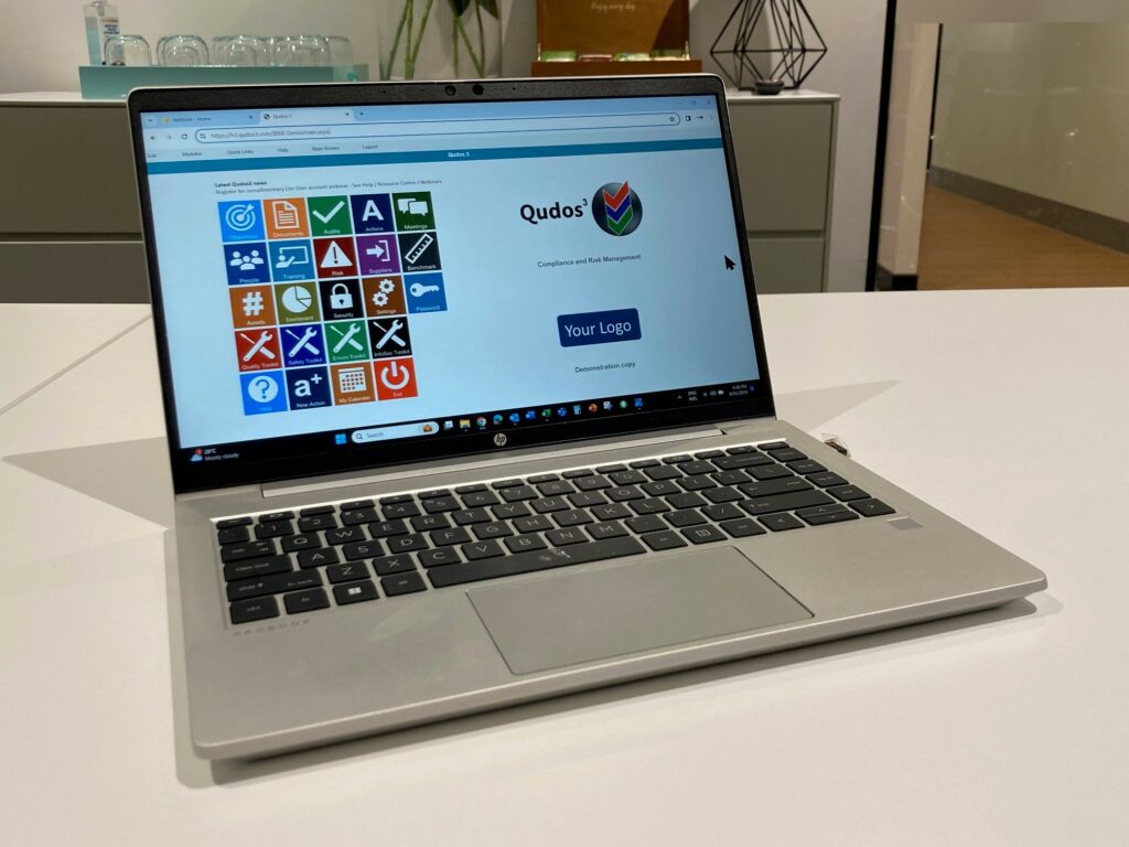 Qudos3 IMS software on laptop